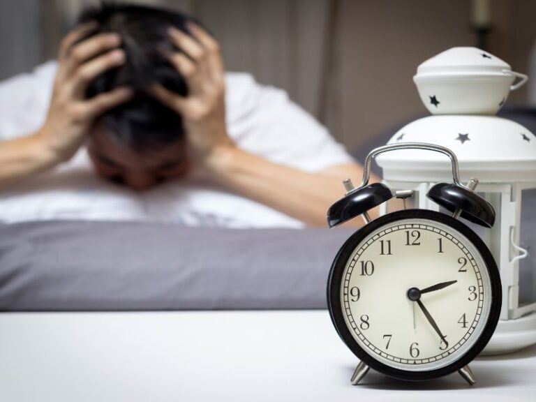 Leia mais sobre o artigo Noite mal dormida? Saiba como isso afeta o seu trabalho