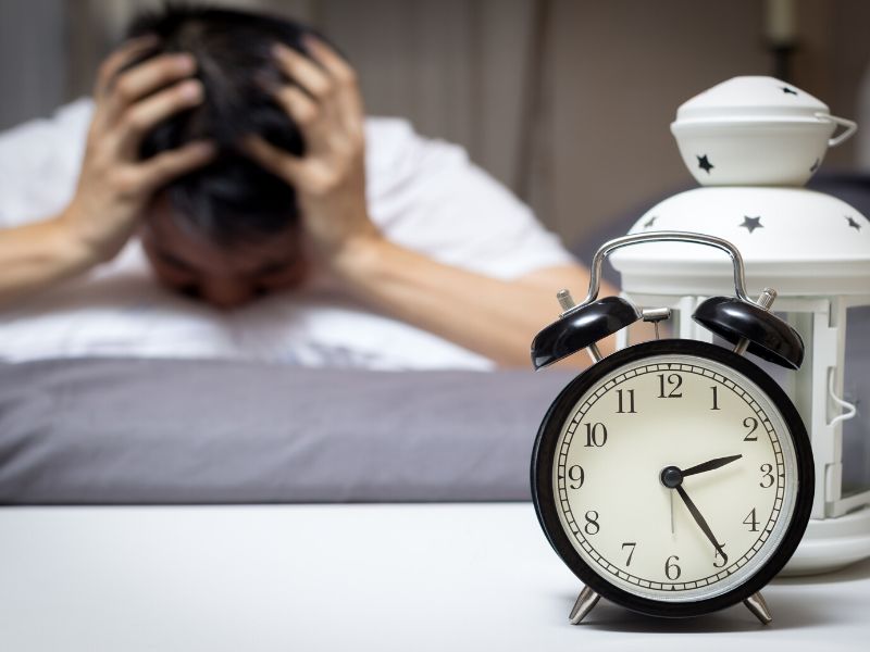 Noite mal dormida? Saiba como isso afeta o seu trabalho