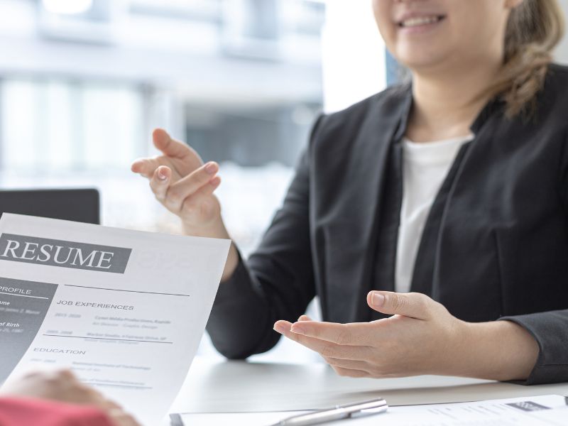 Como responder perguntas comportamentais em entrevistas de emprego: dicas e exemplos