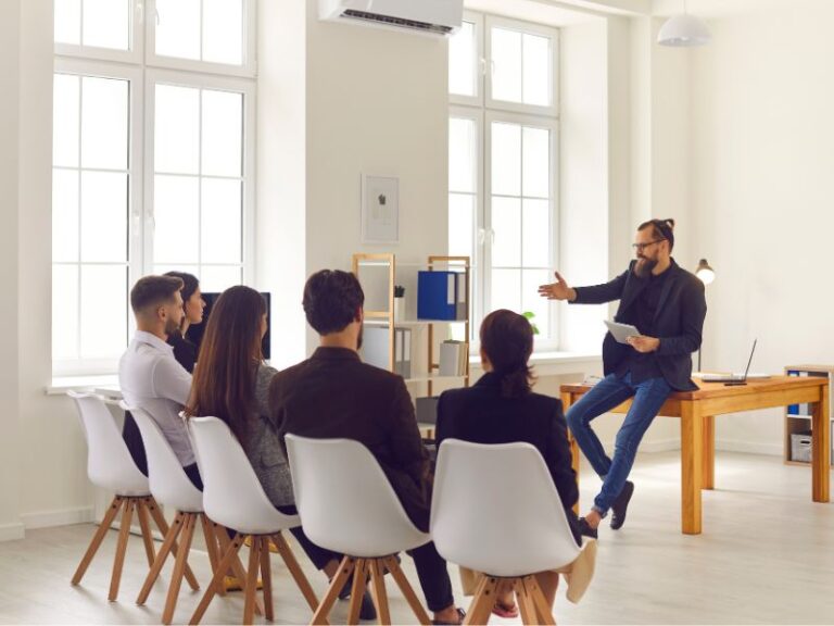 Leia mais sobre o artigo Habilidades de liderança: Como desenvolver e se destacar em posições de liderança no trabalho