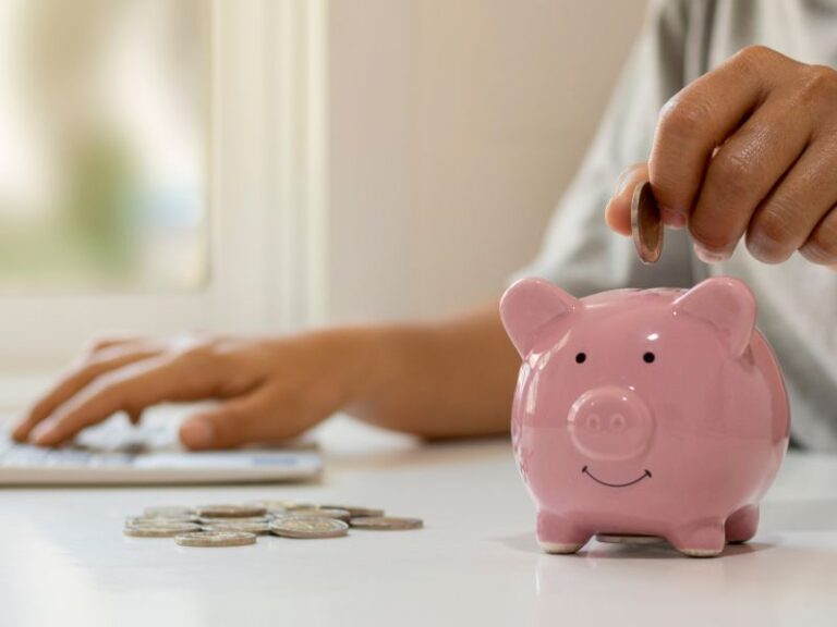 Leia mais sobre o artigo Investimentos para desempregados: como maximizar seu retorno financeiro em tempos difíceis