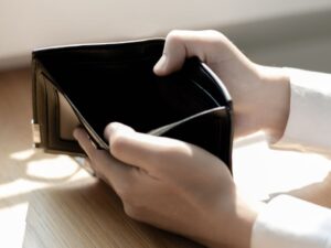 Leia mais sobre o artigo O impacto do desemprego na sua vida financeira e como minimizar os danos