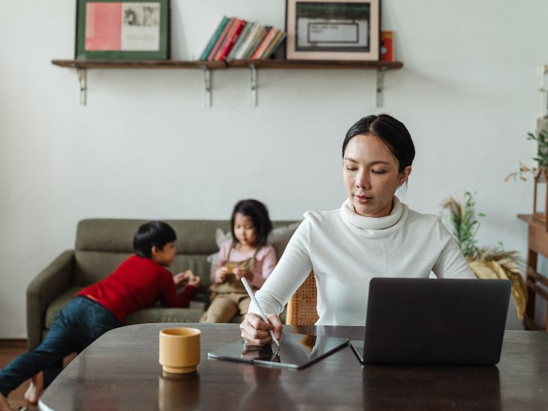 Trabalho remoto na Catho: como encontrar empregos online e trabalhar em casa ou em qualquer lugar?
