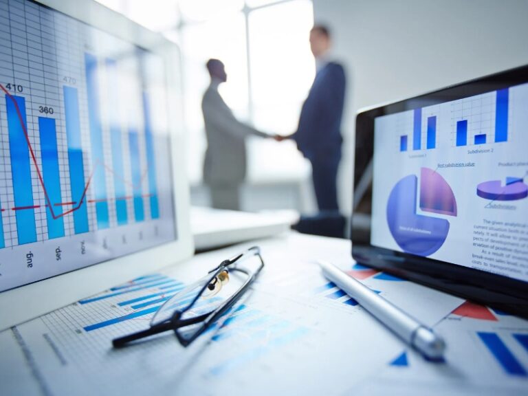 Leia mais sobre o artigo Entendendo o mercado de trabalho atual e como isso afeta sua vida financeira