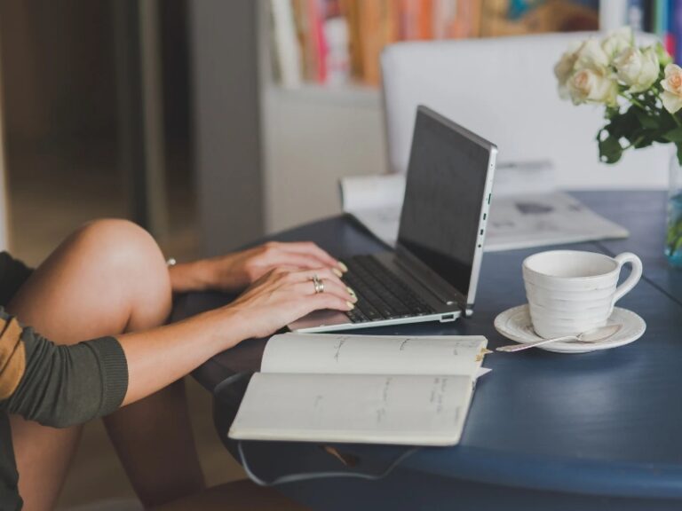 Leia mais sobre o artigo Profissões CLT com maiores chances de conseguir trabalho em Home Office