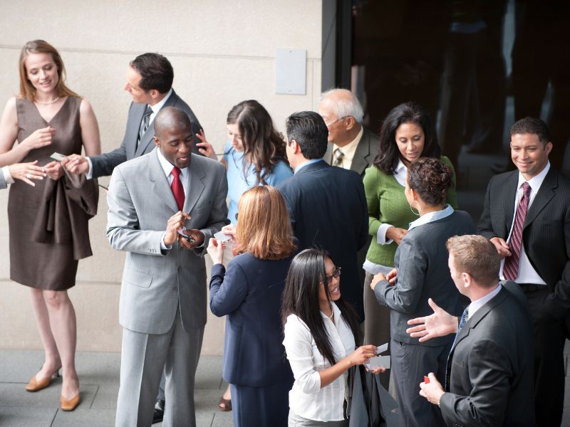 Como participar de eventos de Networking Profissional